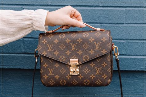 counterfeit Louis Vuitton handbags